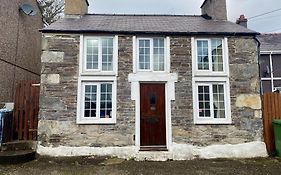 Snowdrop Stone Detached Cottage